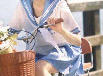 FAIRY CLUB妖精社 – 当李佳儿穿上睡衣写真套图，连床单都忍不住想要追求她！.txt